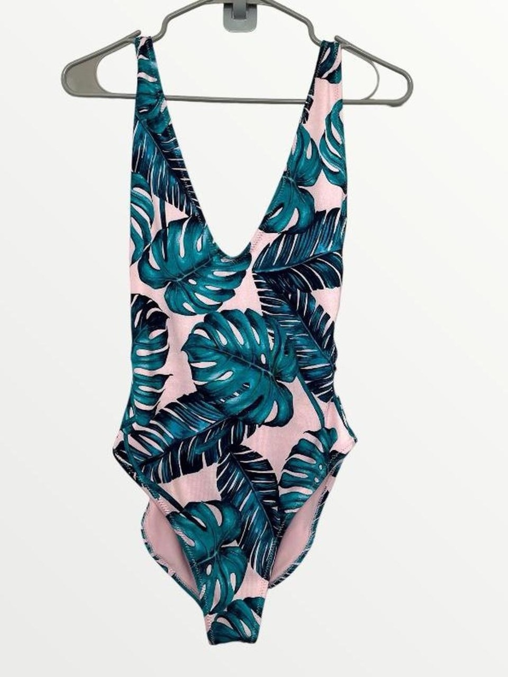 Tiger mist Women’s Pink Tropical Monstera Leaf One-Piece Swimsuit